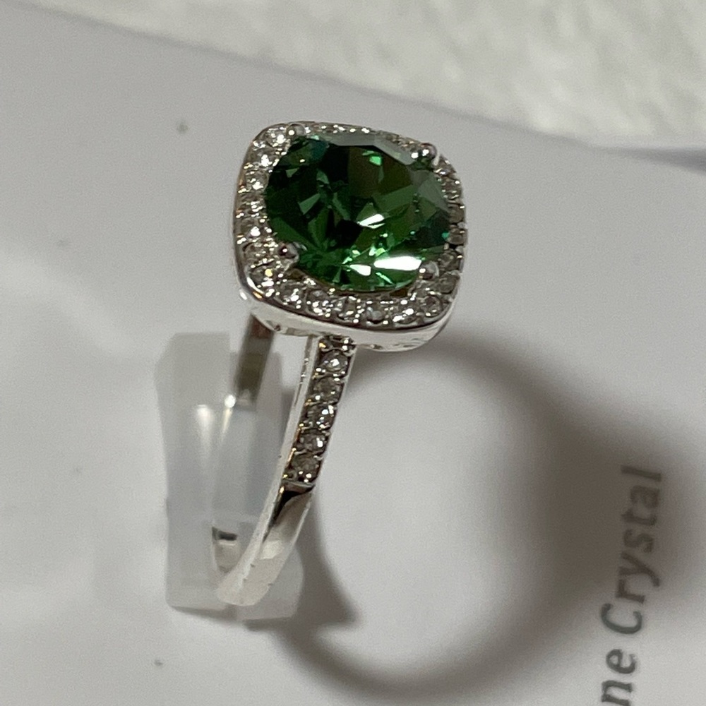 Emerald Green Crystal Ring Brilliance - Picture 2 of 9